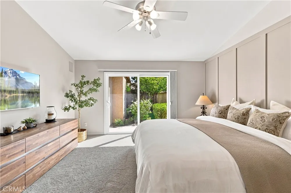 26172 Via Raza Valencia, CA 91355