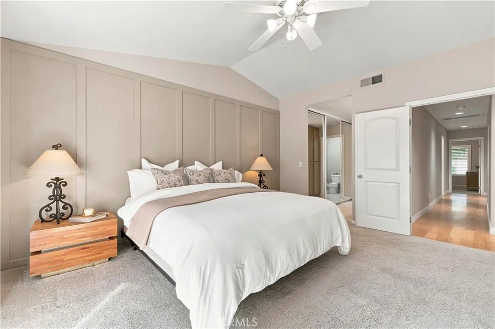 26172 Via Raza Valencia, CA 91355