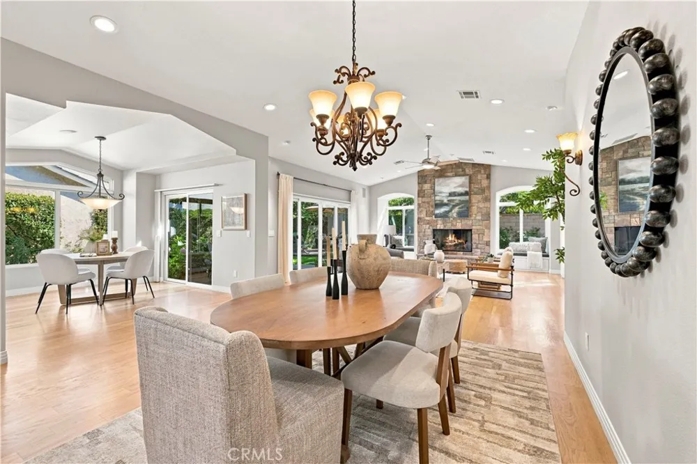26172 Via Raza Valencia, CA 91355