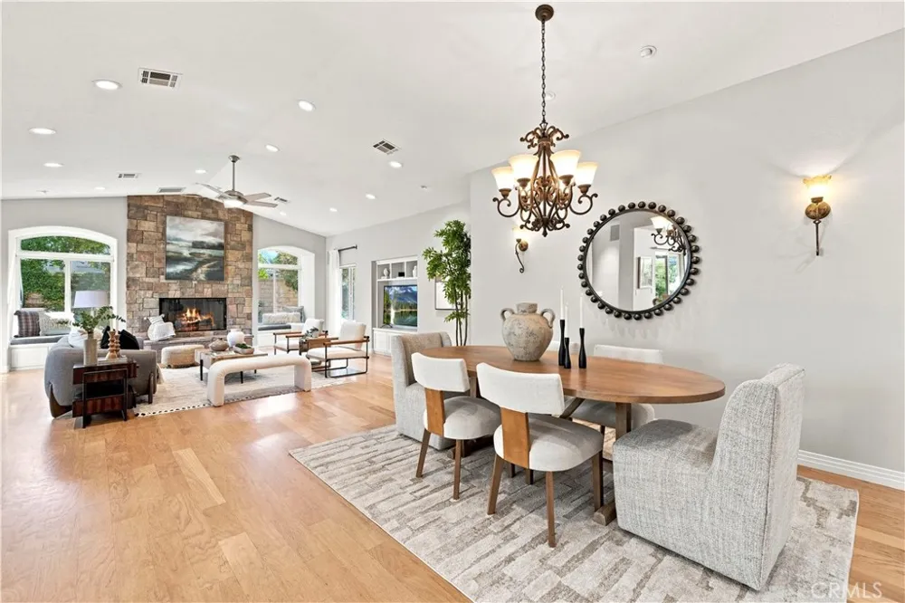 26172 Via Raza Valencia, CA 91355