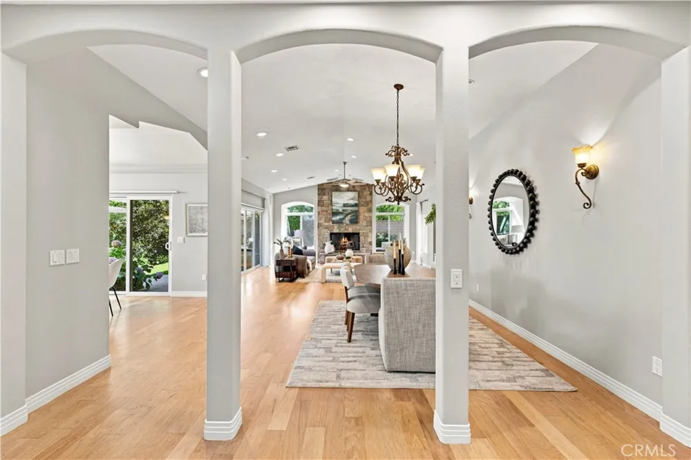 26172 Via Raza Valencia, CA 91355