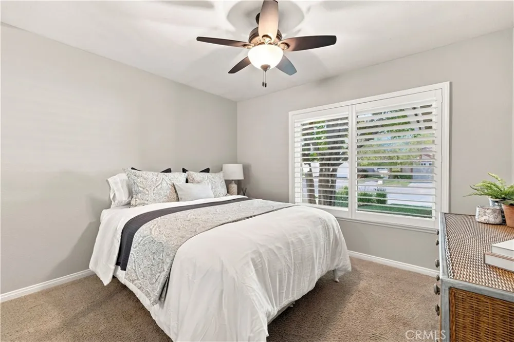 26172 Via Raza Valencia, CA 91355