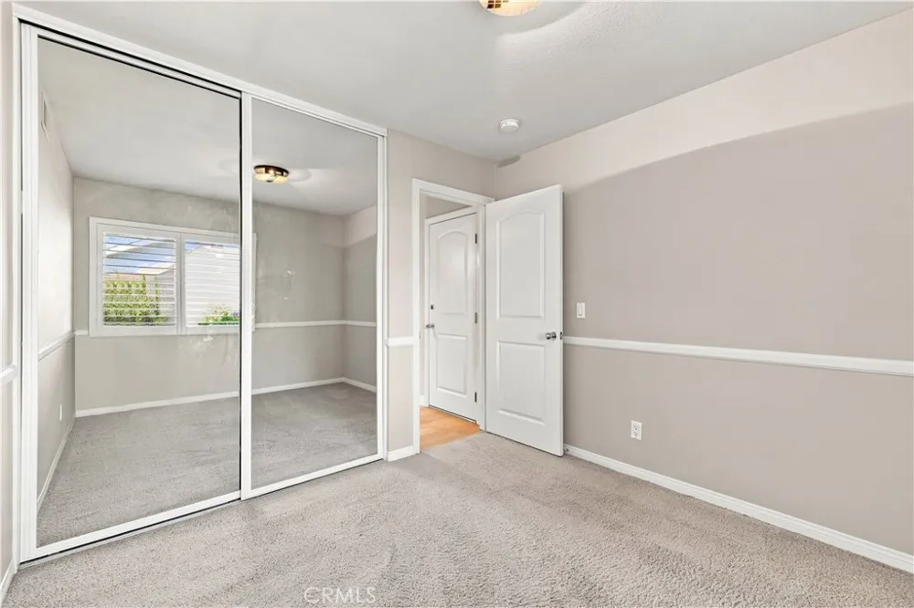 26172 Via Raza Valencia, CA 91355