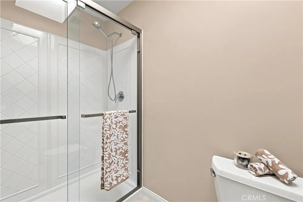 26172 Via Raza Valencia, CA 91355
