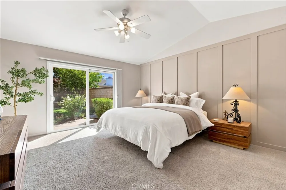 26172 Via Raza Valencia, CA 91355