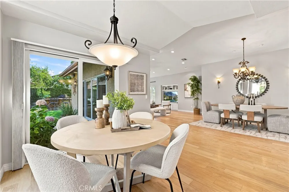 26172 Via Raza Valencia, CA 91355