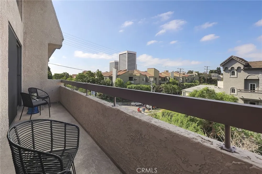 1432 Camden #301 Los Angeles, CA 90025