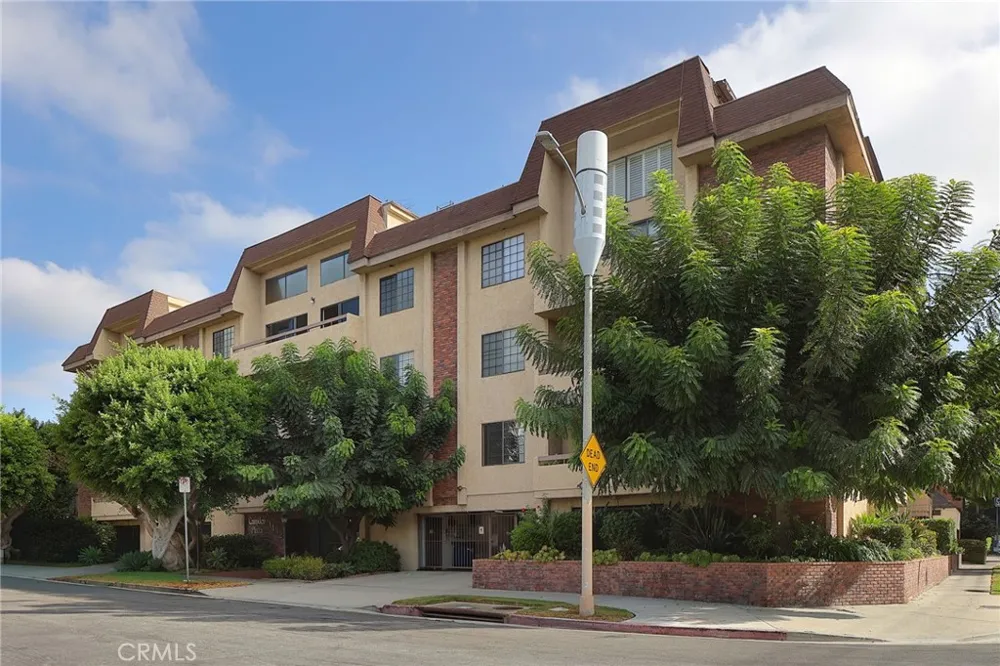 1432 Camden #301 Los Angeles, CA 90025