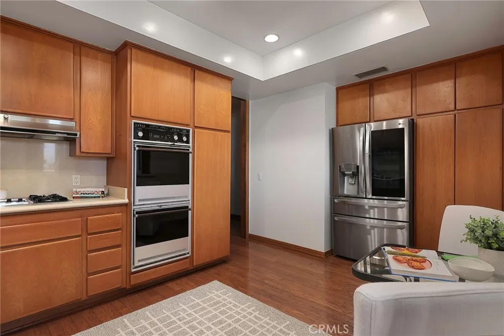 1432 Camden #301 Los Angeles, CA 90025
