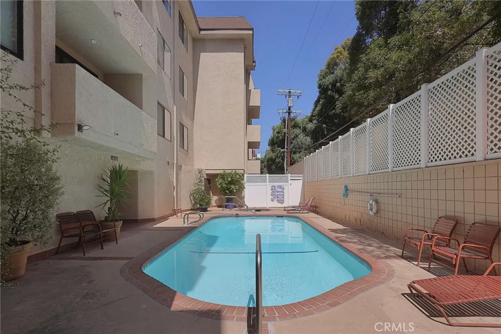 1432 Camden #301 Los Angeles, CA 90025