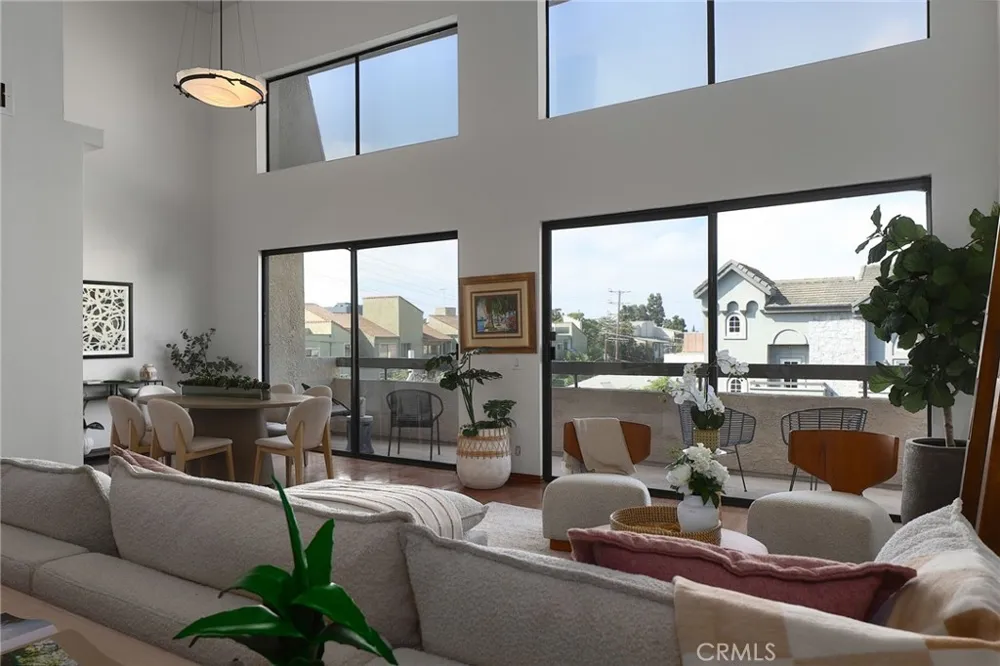 1432 Camden #301 Los Angeles, CA 90025