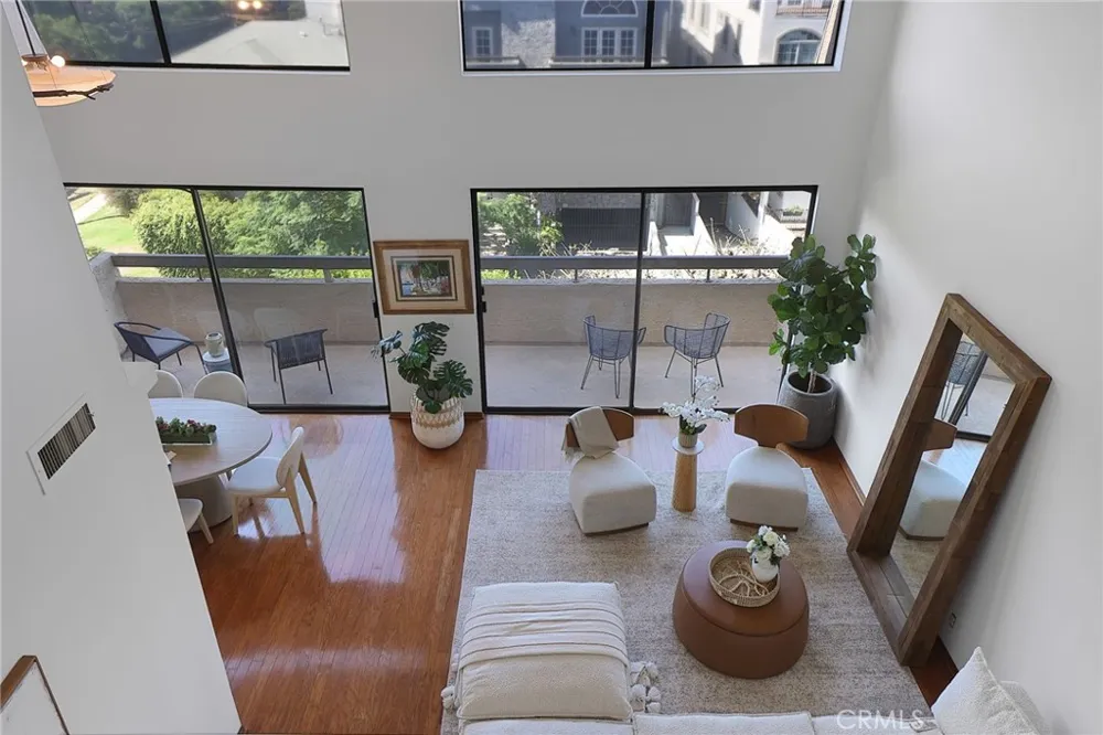 1432 Camden #301 Los Angeles, CA 90025