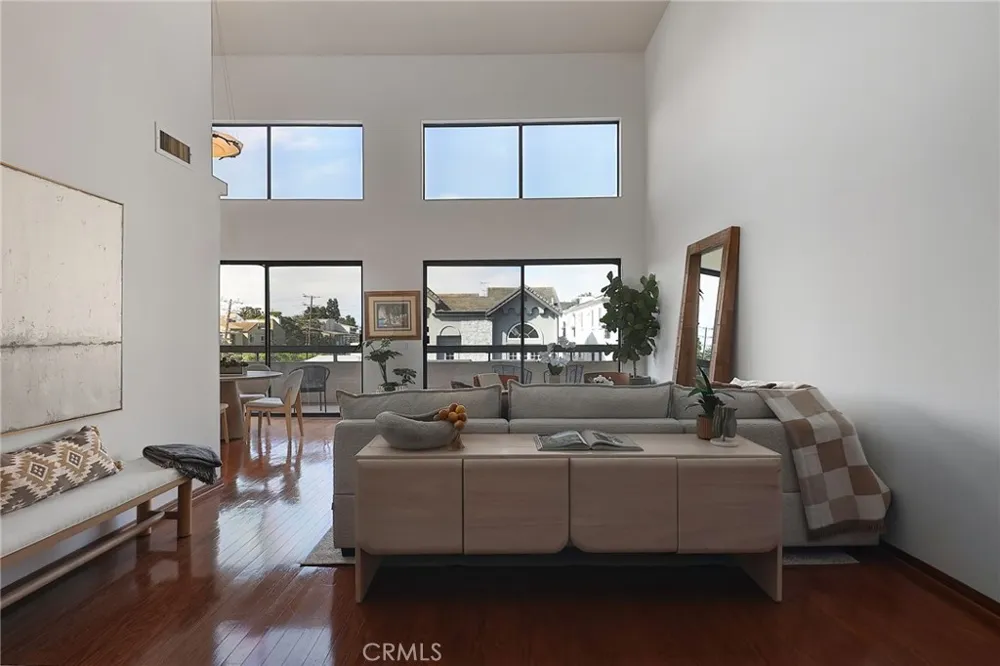 1432 Camden #301 Los Angeles, CA 90025