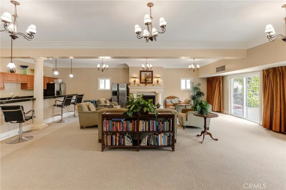 20214 Cohasset Street #16 Winnetka, CA 91306
