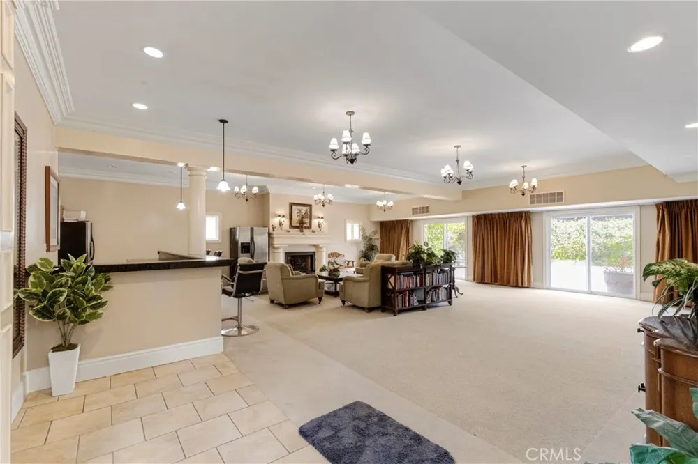 20214 Cohasset Street #16 Winnetka, CA 91306