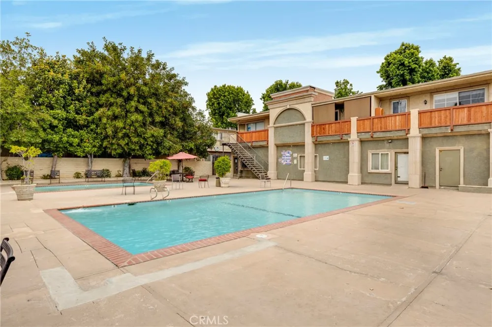 20214 Cohasset Street #16 Winnetka, CA 91306