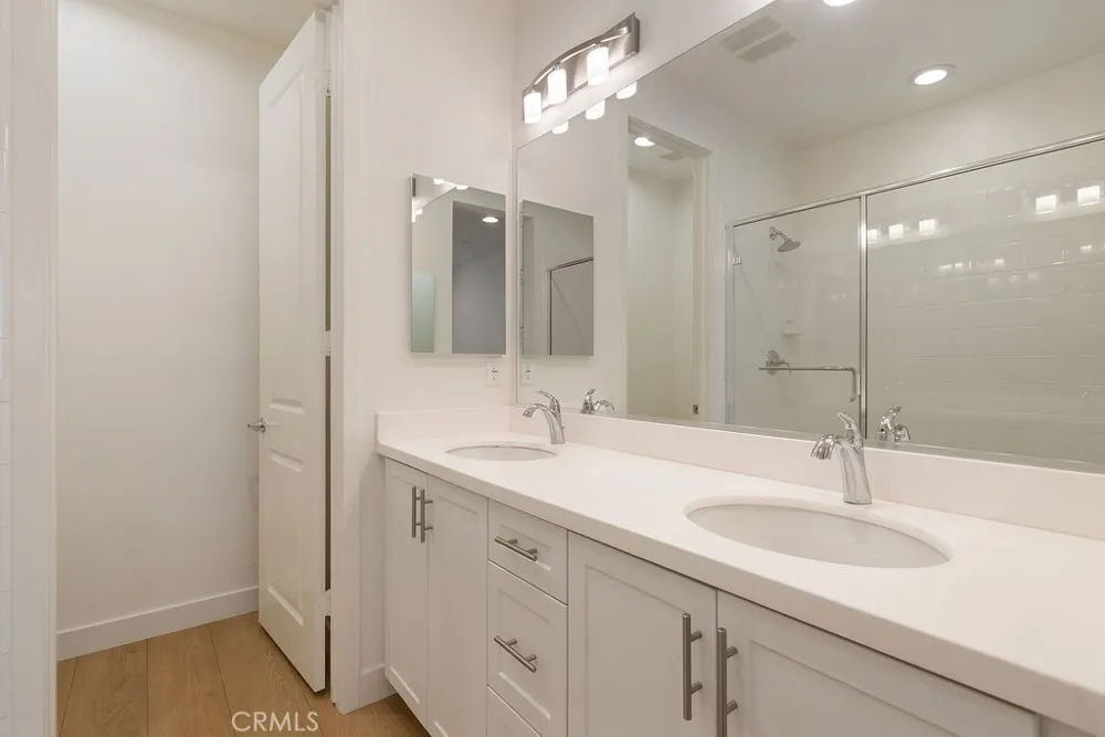 5750 Acacia Lane Lakewood, CA 90712