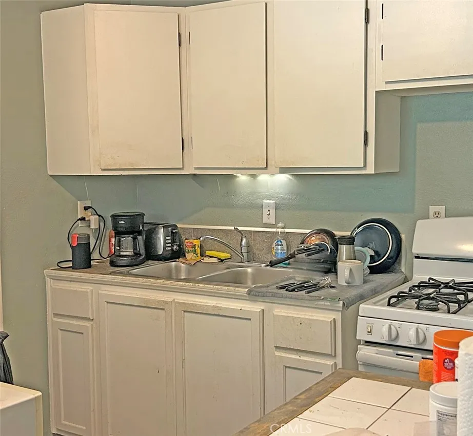 17725 Sierra Trail Lake Hughes, CA 93532