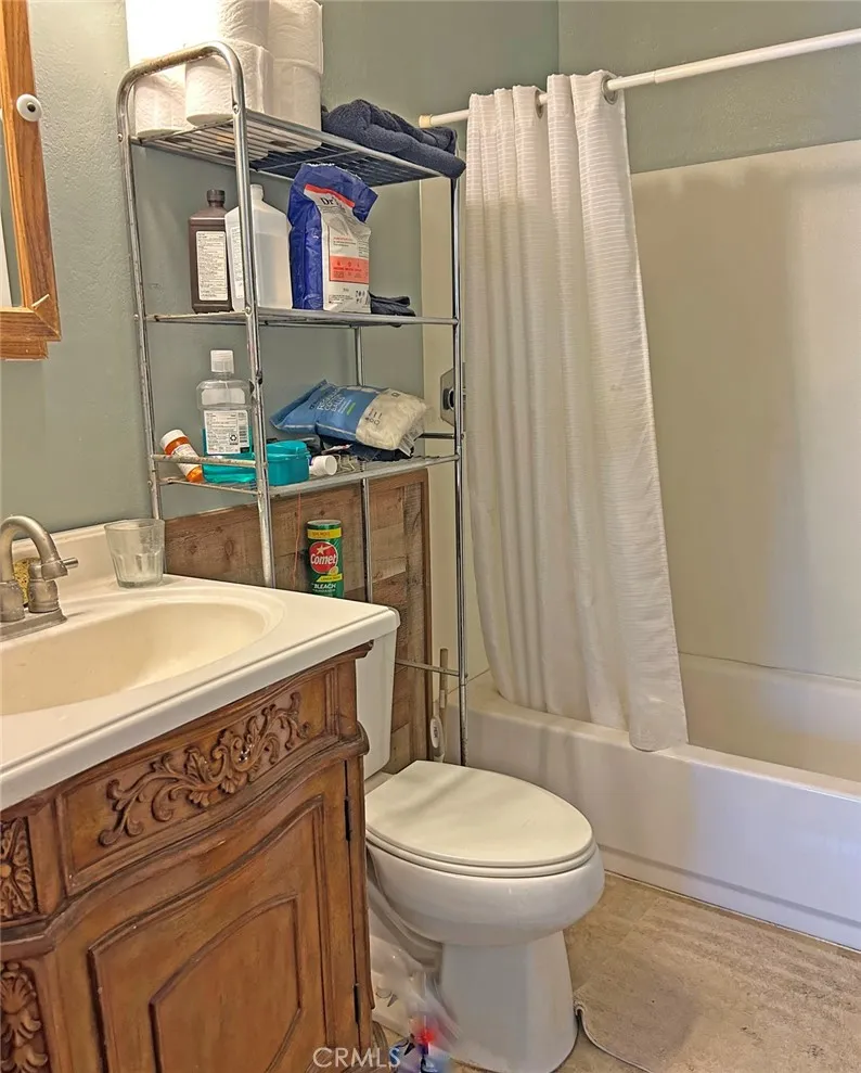 17725 Sierra Trail Lake Hughes, CA 93532
