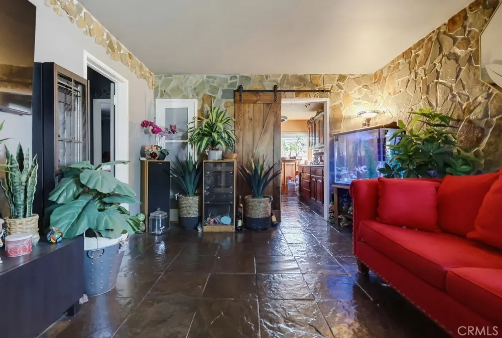 318 E Plenty Long Beach, CA 90805