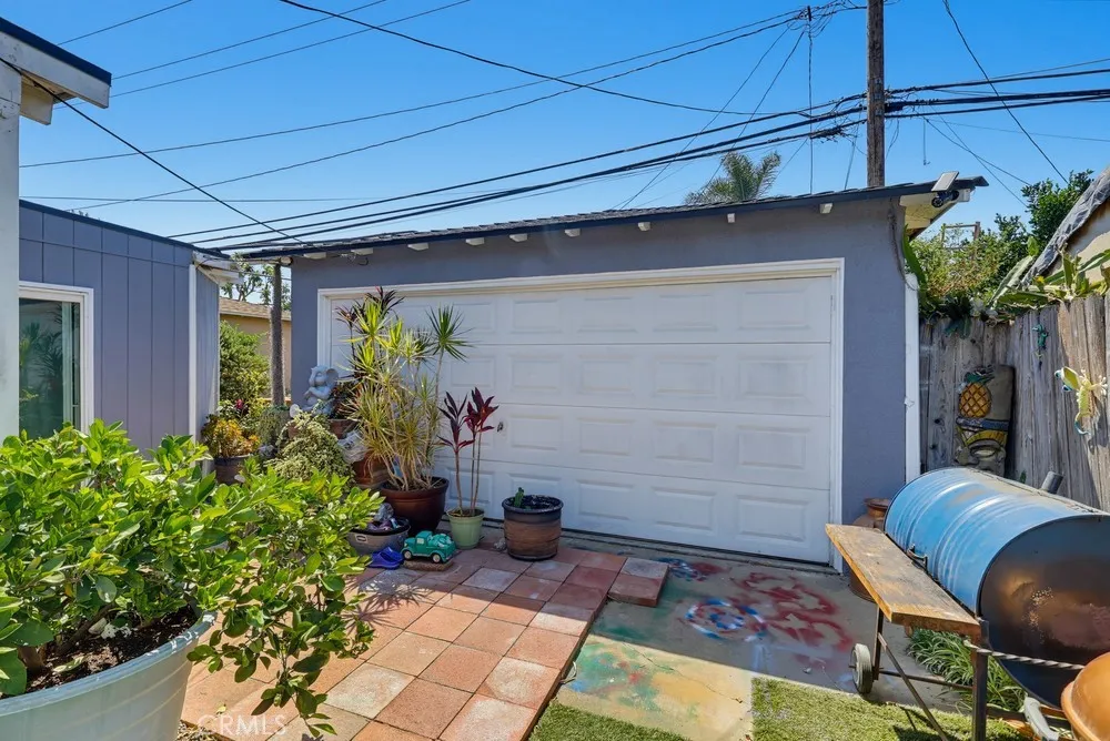 318 E Plenty Long Beach, CA 90805
