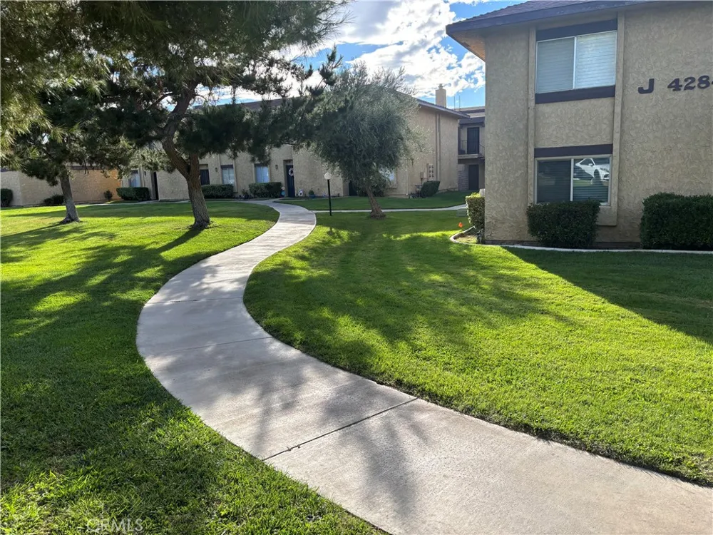 42913 15th W Lancaster, CA 93534