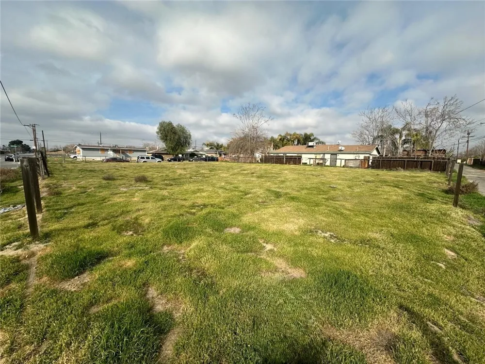 1200 Wilkins Bakersfield, CA 93307