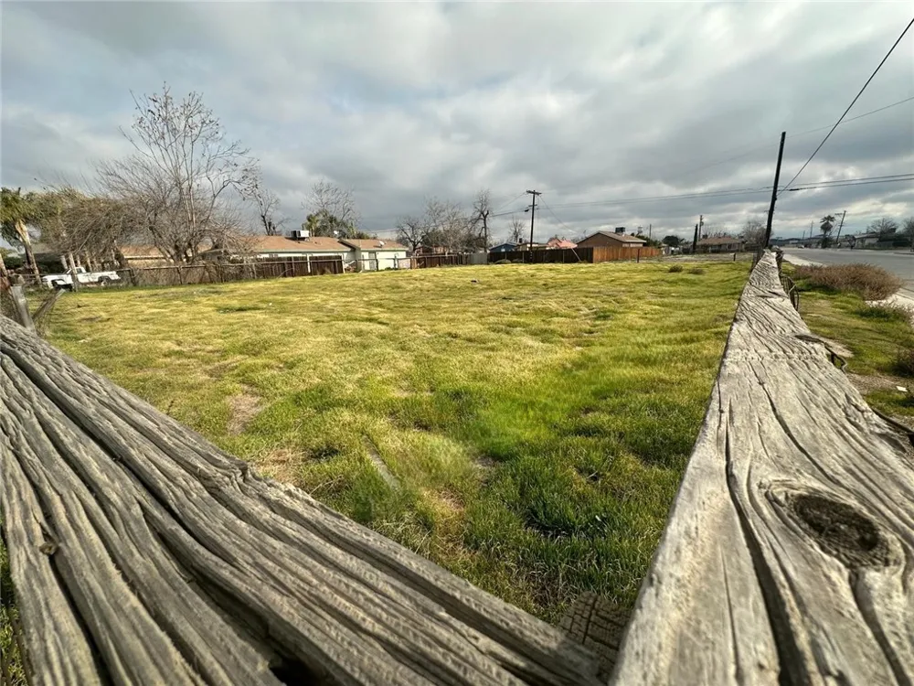 1200 Wilkins Bakersfield, CA 93307