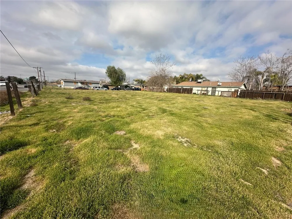 1200 Wilkins Bakersfield, CA 93307