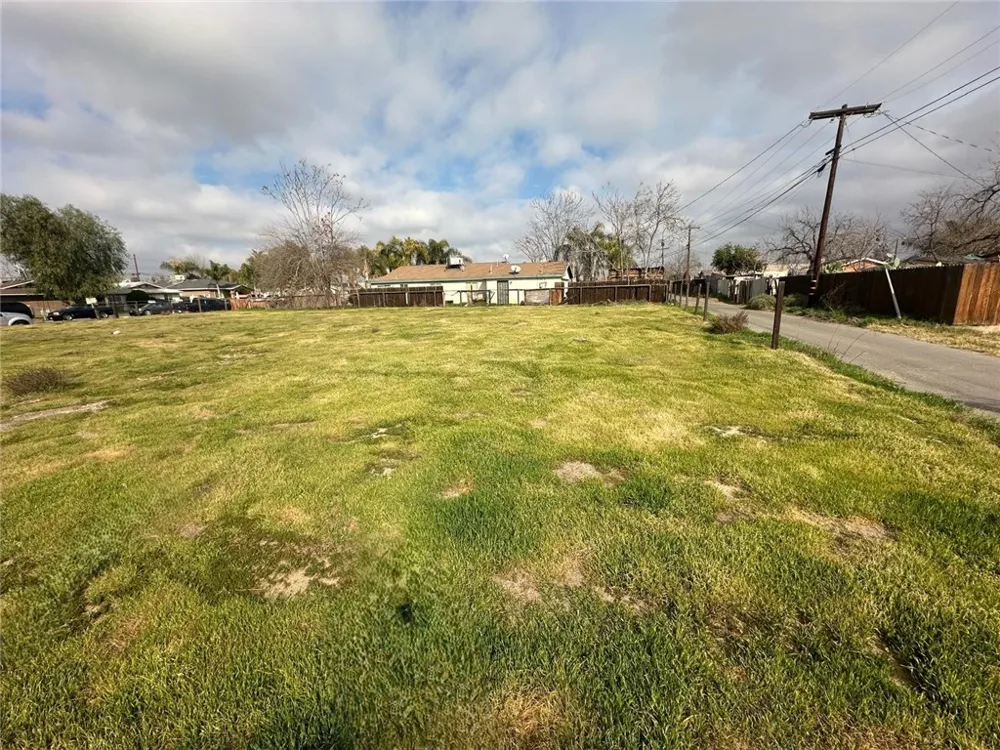 1200 Wilkins Bakersfield, CA 93307