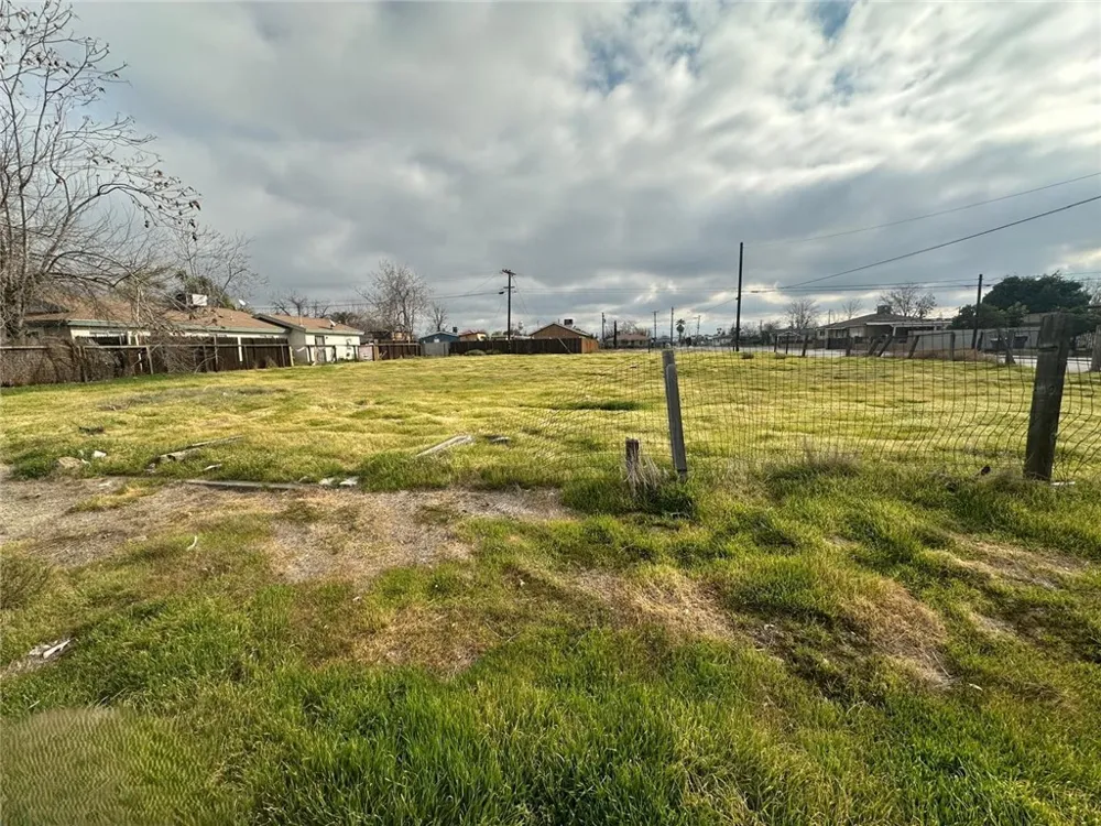 1200 Wilkins Bakersfield, CA 93307