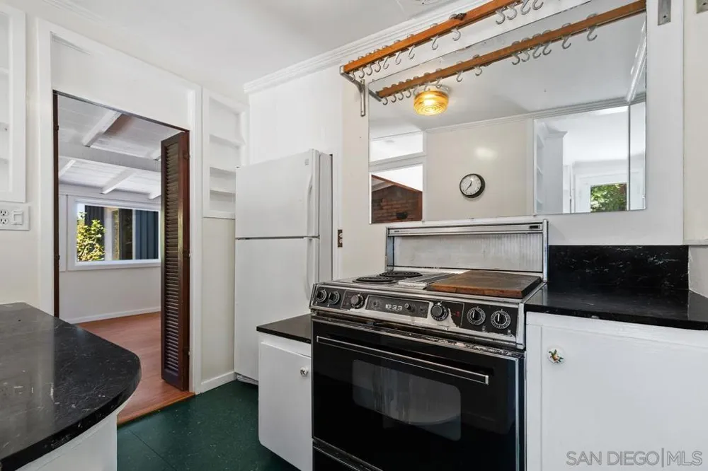 2820 Hidden Valley La Jolla, CA 92037