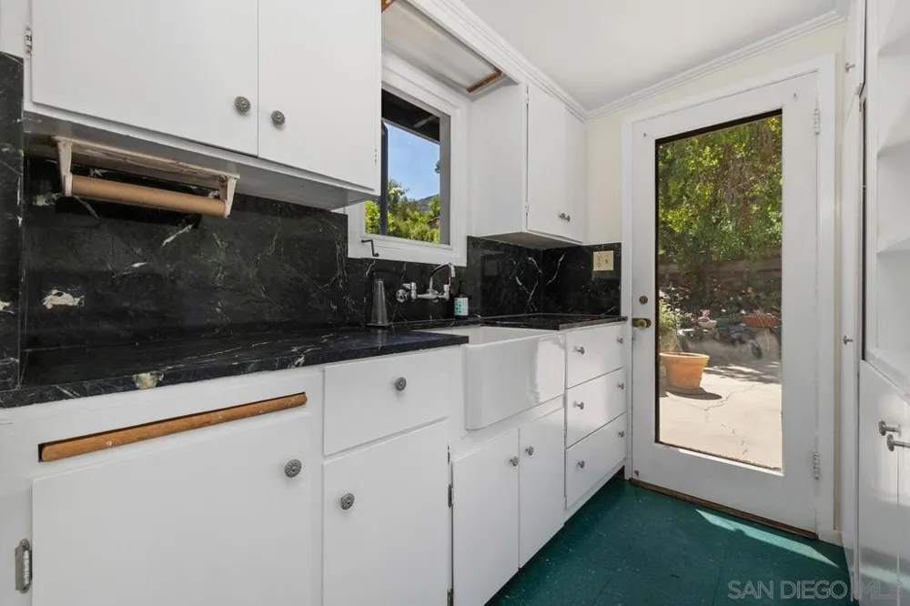 2820 Hidden Valley La Jolla, CA 92037