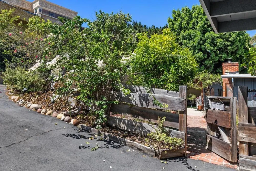 2820 Hidden Valley La Jolla, CA 92037