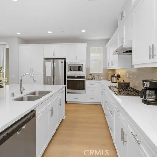 136 Modjeska Irvine, CA 92618