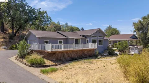17910 Dolores Ln