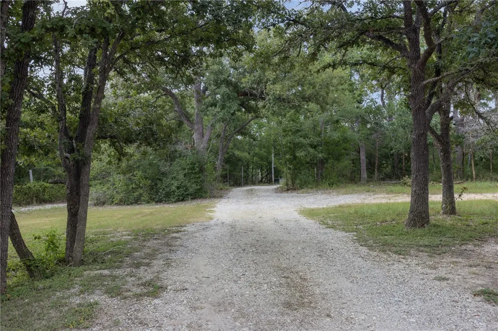8914 Gilpin Lane Iola, TX 77861