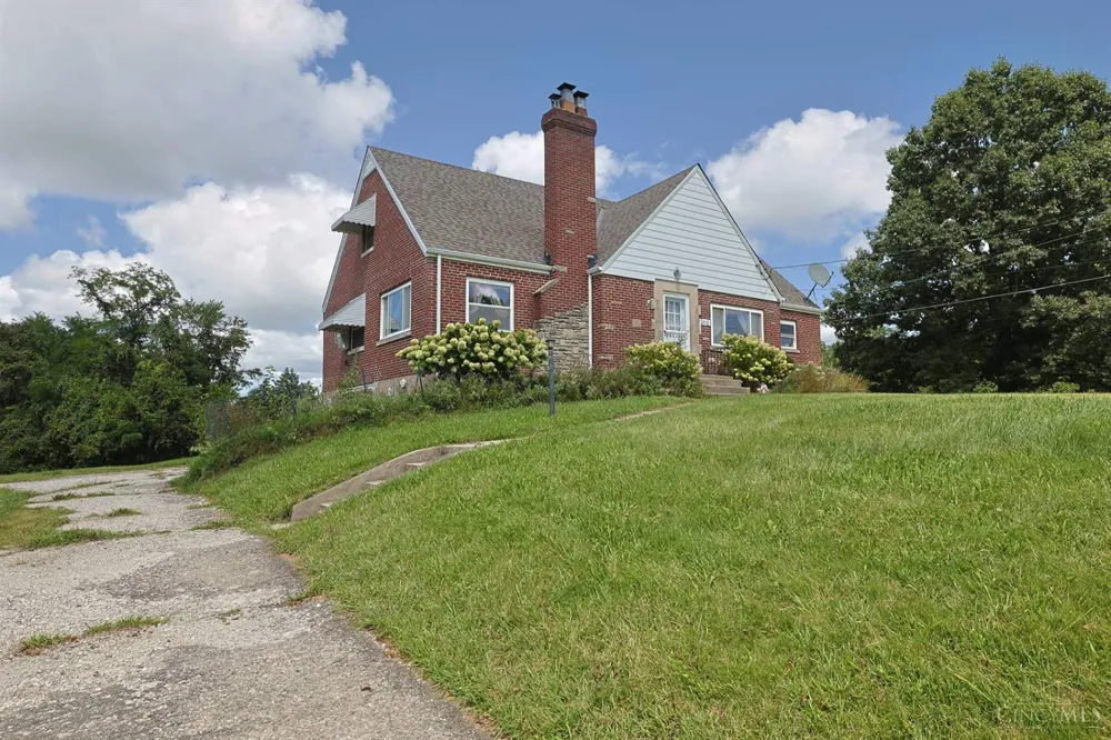 2312 Compton Road Springfield, OH 45231