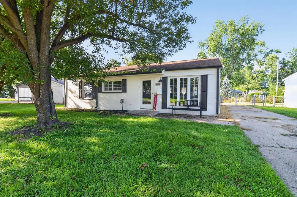2706 Streamside Drive Columbus, IN 47203