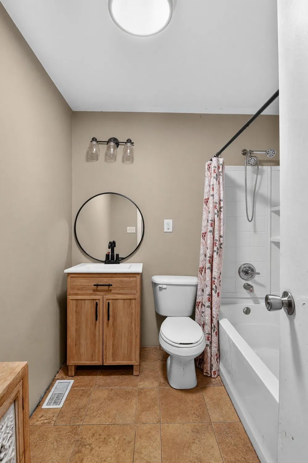 2706 Streamside Drive Columbus, IN 47203