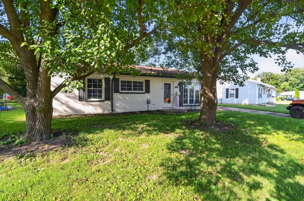 2706 Streamside Drive Columbus, IN 47203