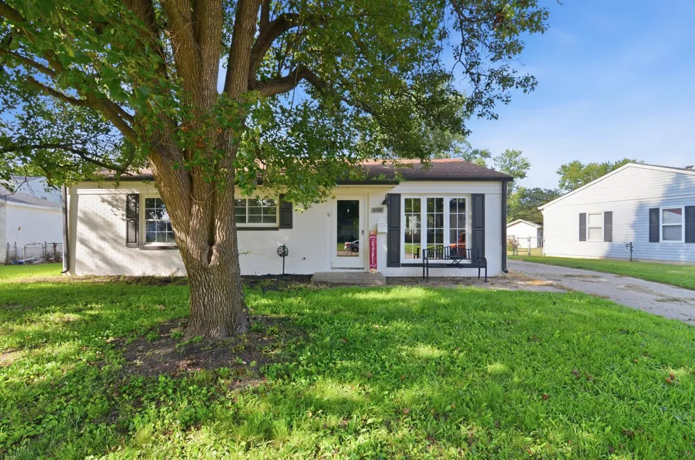 2706 Streamside Drive Columbus, IN 47203