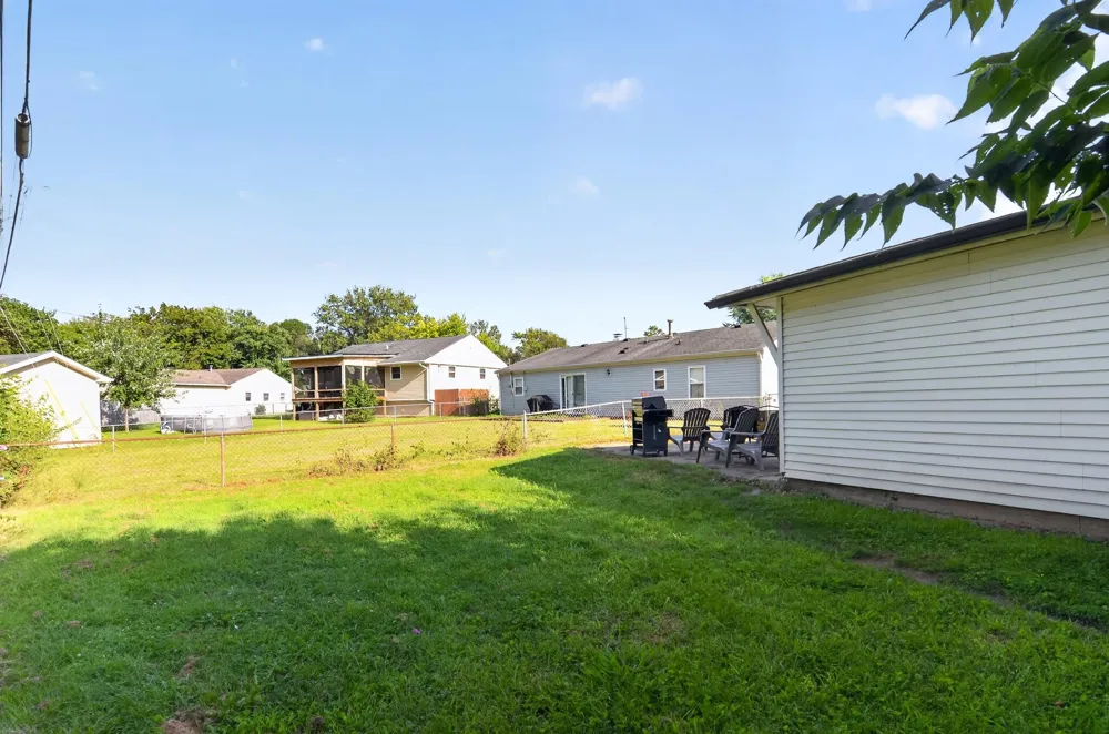 2706 Streamside Drive Columbus, IN 47203