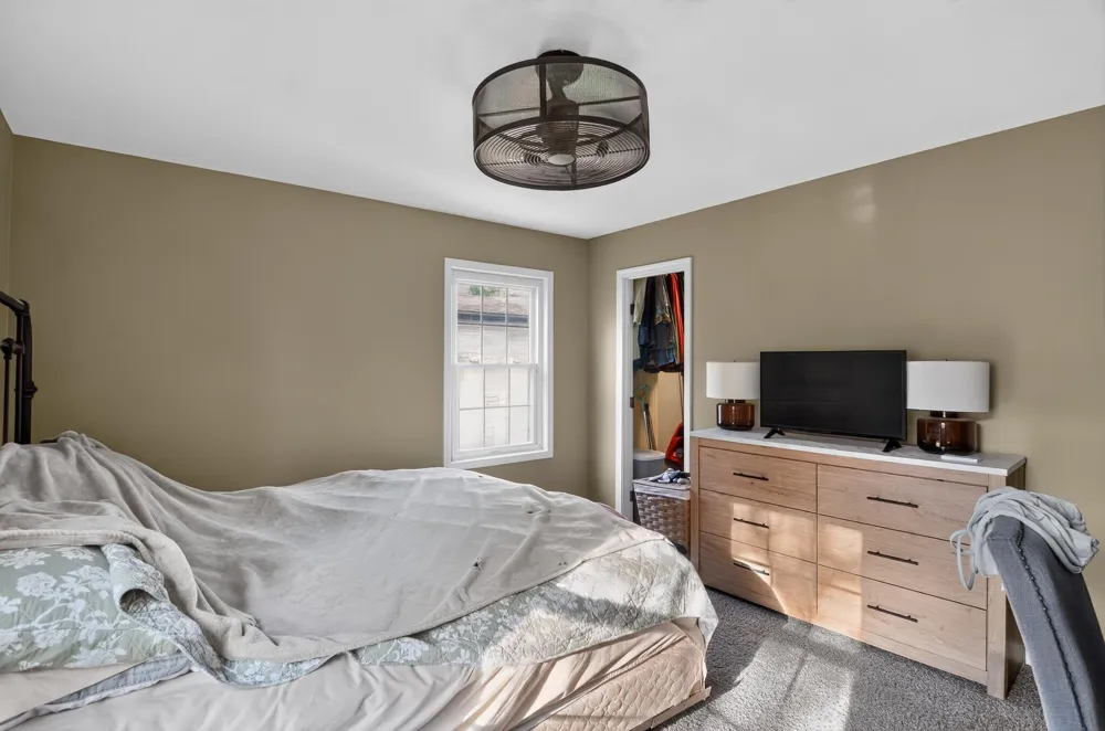 2706 Streamside Drive Columbus, IN 47203