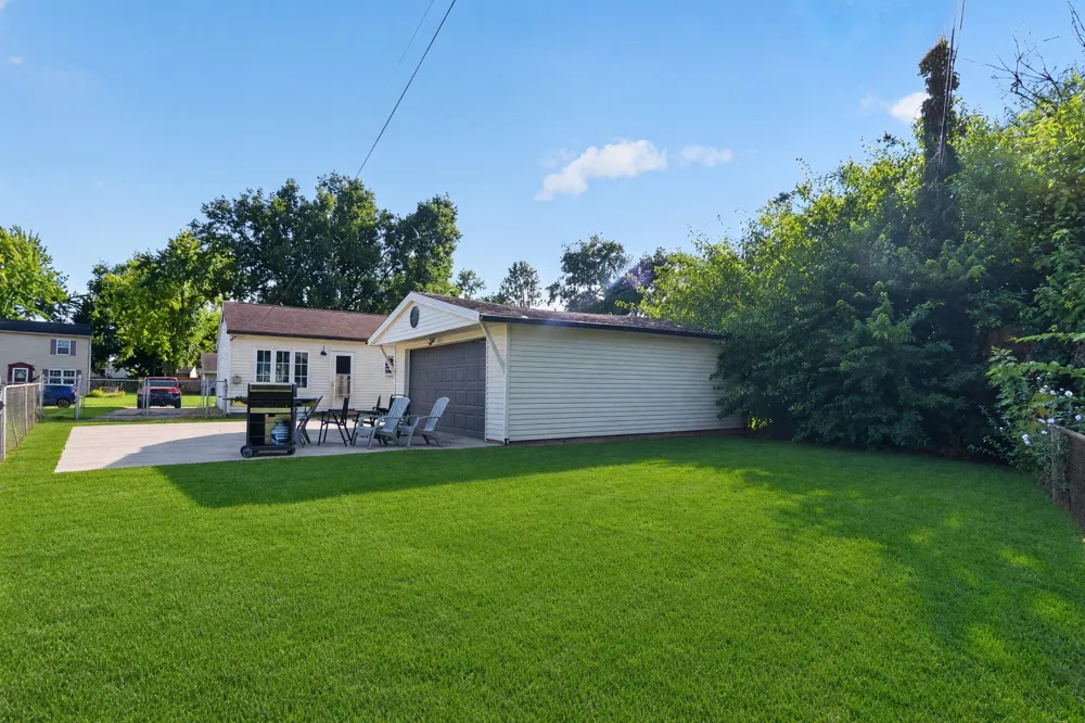 2706 Streamside Drive Columbus, IN 47203