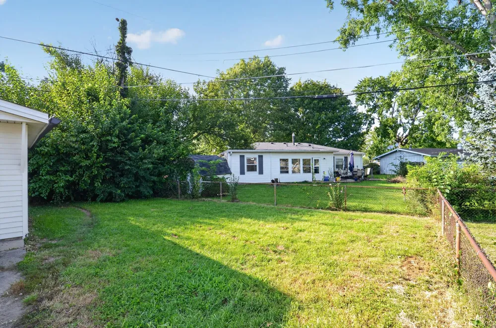 2706 Streamside Drive Columbus, IN 47203