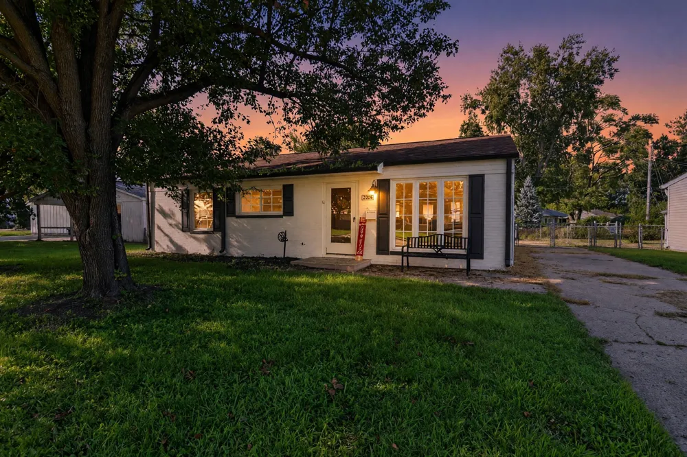 2706 Streamside Drive Columbus, IN 47203