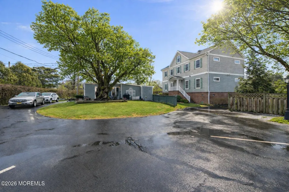2 Shrewsbury Drive #1A Rumson, NJ 07760