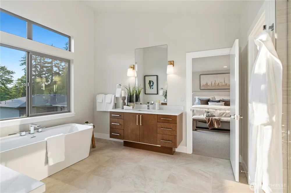 10209 125th Avenue NE Kirkland, WA 98033