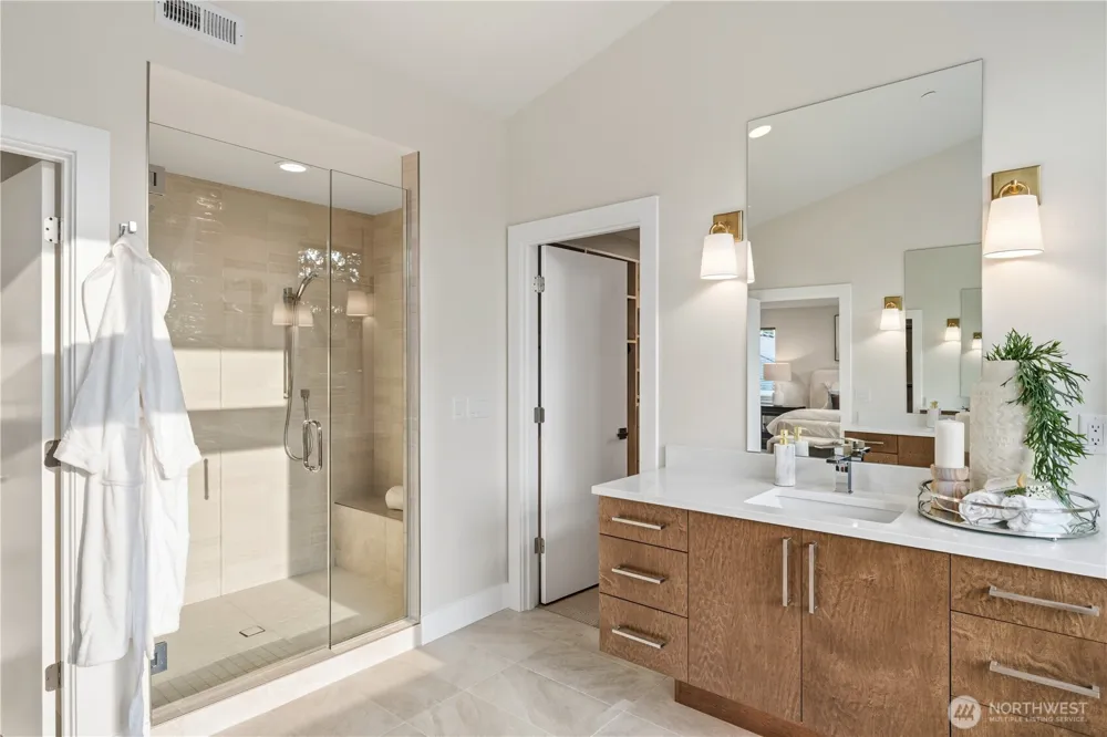 10209 125th Avenue NE Kirkland, WA 98033